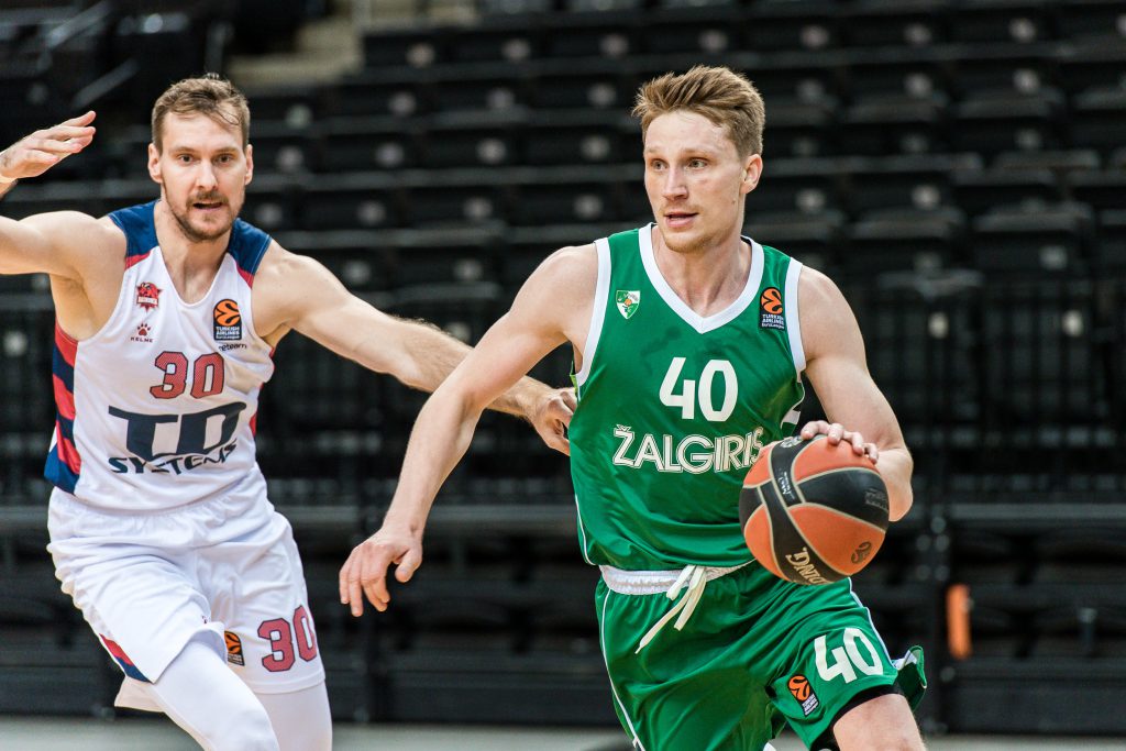 Zalgiris Kaunas le ganó a Baskonia