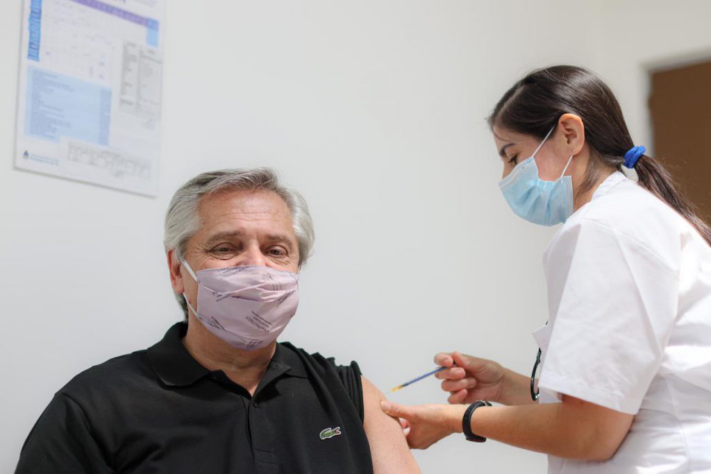 Alberto Fernández se vacunó